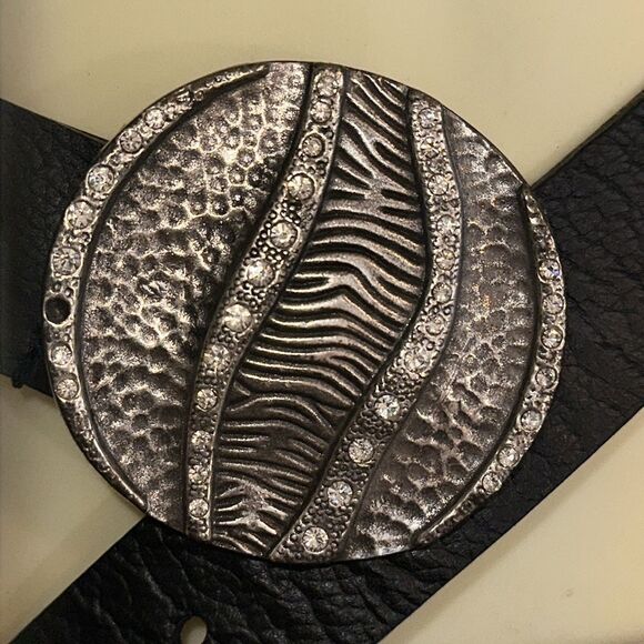 Chico’s black leather belt with hammered silver & rhinestones hook buckle - Picture 2 of 9